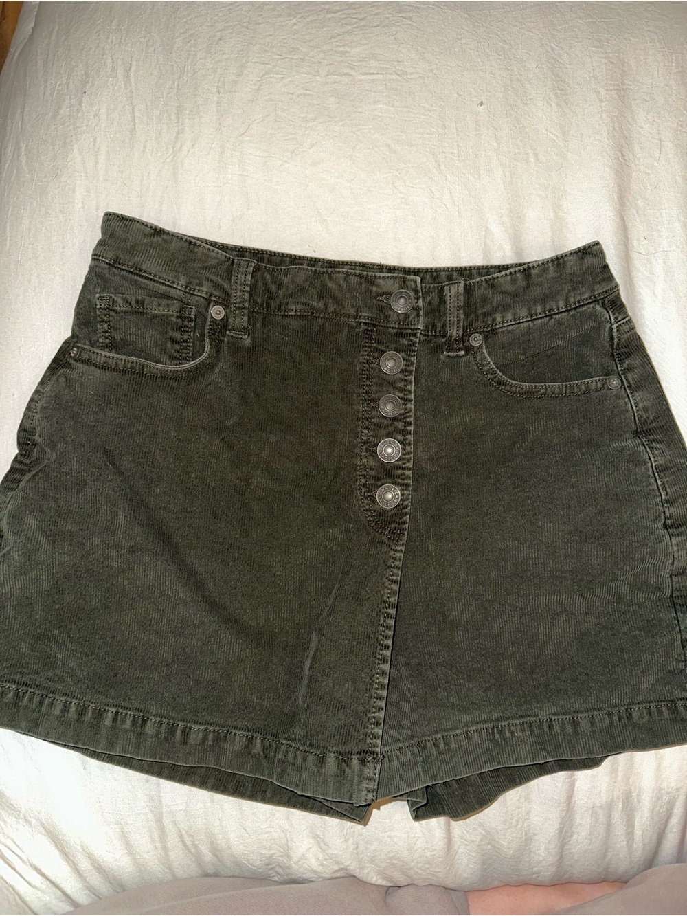 0005 American Eagle Outfitters Olive Corduroy Mini Skort- Size 4